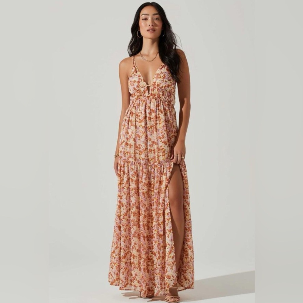 ASTR the Label Ryliana Floral Tiered Maxi Dress in Rustic Lilac Floral